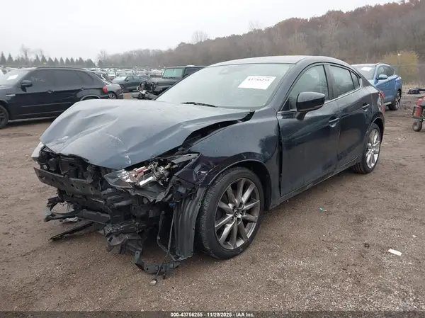 3MZBN1V31JM214932 2018 MAZDA 3 - Image 2