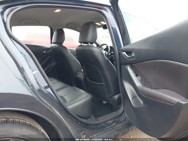 3MZBN1V31JM214932 2018 MAZDA 3 - Image 8