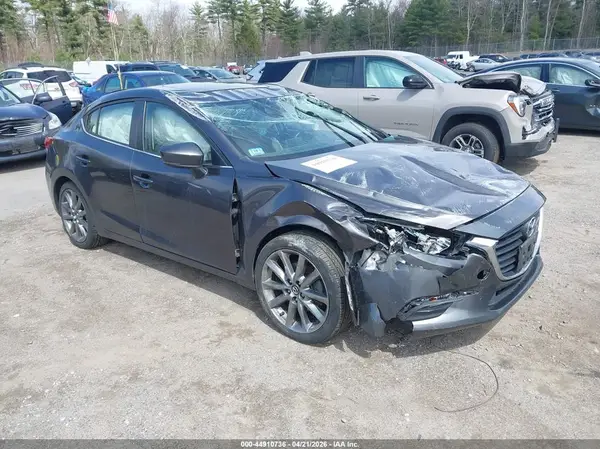 3MZBN1V31JM239670 2018 MAZDA 3 - Image 1