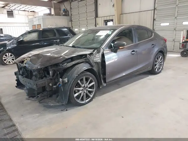 3MZBN1V31JM247803 2018 MAZDA 3 - Image 2