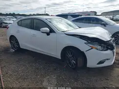 3MZBN1V31JM252659 2018 MAZDA 3