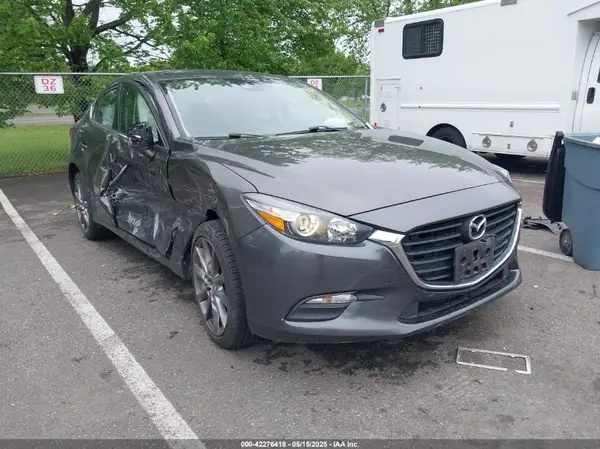 3MZBN1V31JM268280 2018 MAZDA 3 - Image 1