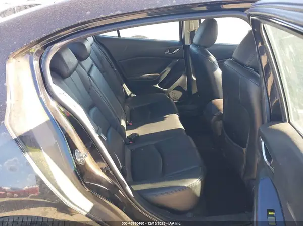 3MZBN1V31JM268537 2018 MAZDA 3 - Image 8
