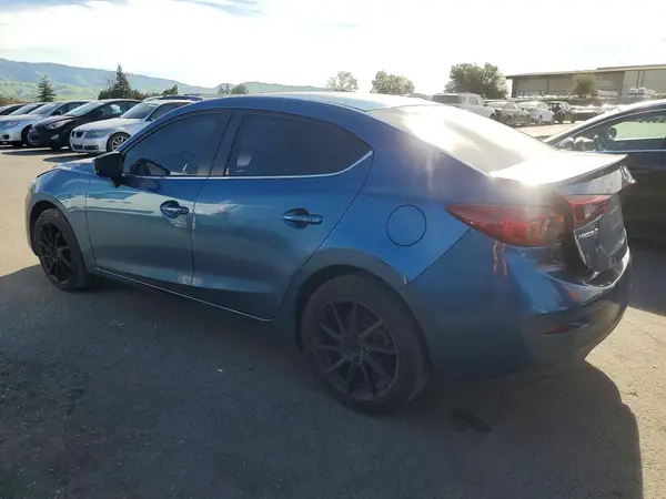3MZBN1V31JM270501 2018 MAZDA 3 - Image 2