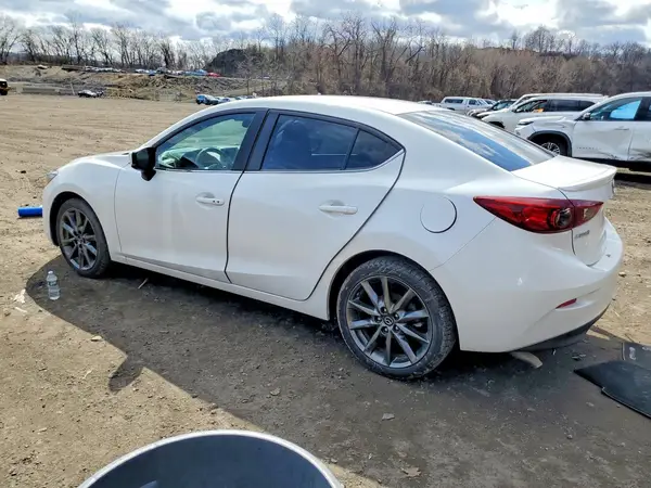 3MZBN1V31JM274712 2018 MAZDA 3 - Image 2