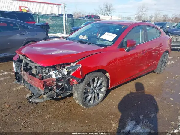 3MZBN1V32JM160394 2018 MAZDA 3 - Image 2
