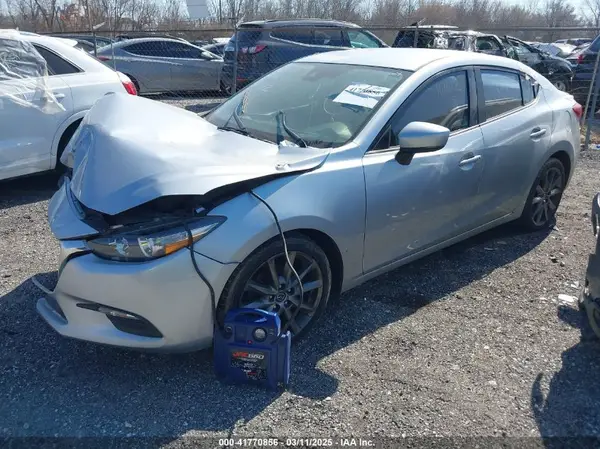 3MZBN1V32JM161612 2018 MAZDA 3 - Image 2