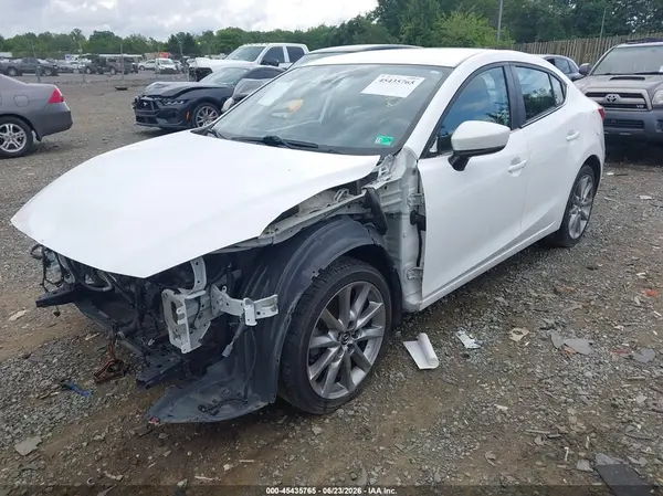 3MZBN1V32JM163456 2018 MAZDA 3 - Image 2