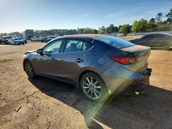 3MZBN1V32JM167569 2018 MAZDA 3 - Image 2