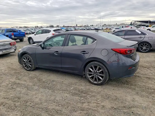 3MZBN1V32JM176904 2018 MAZDA 3 - Image 2