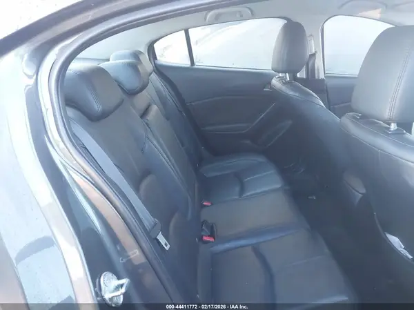 3MZBN1V32JM177762 2018 MAZDA 3 - Image 8