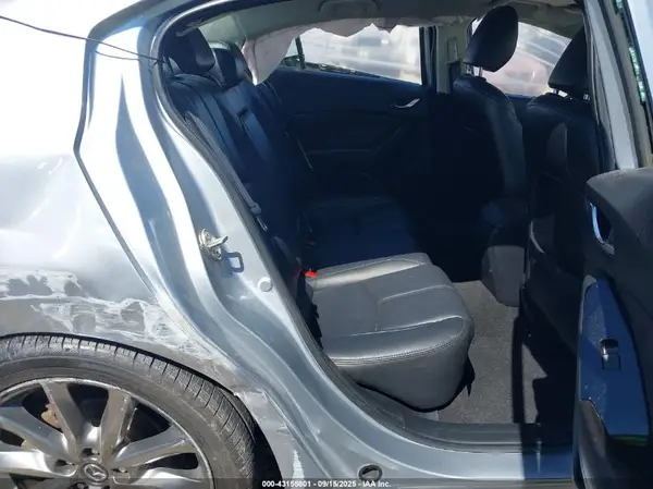 3MZBN1V32JM179740 2018 MAZDA 3 - Image 8