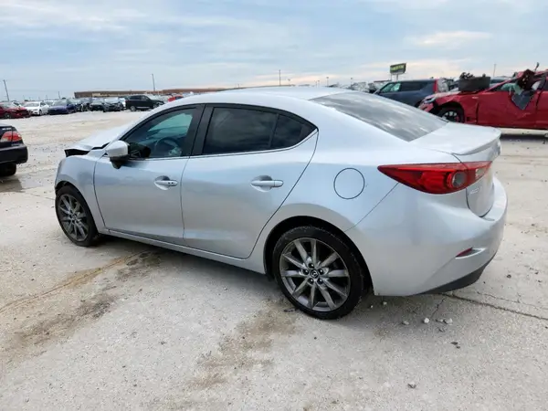 3MZBN1V32JM181679 2018 MAZDA 3 - Image 2