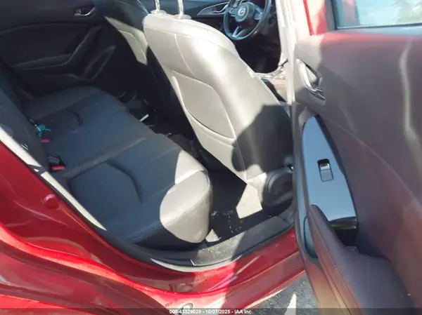 3MZBN1V32JM187045 2018 MAZDA 3 - Image 8