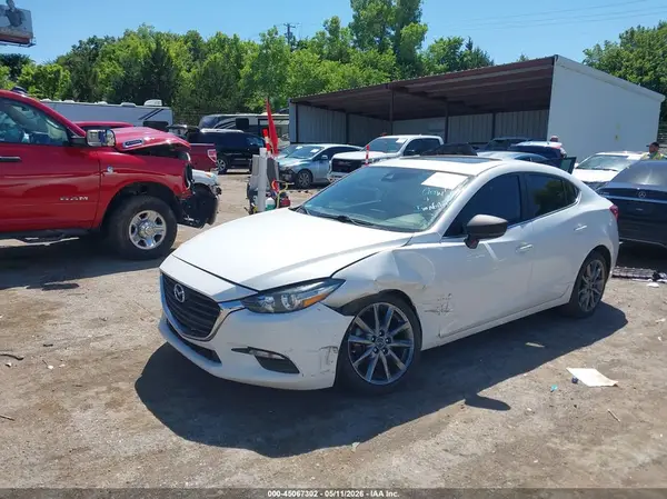 3MZBN1V32JM191757 2018 MAZDA 3 - Image 2