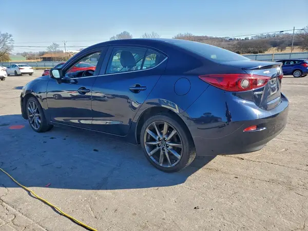 3MZBN1V32JM195825 2018 MAZDA 3 - Image 2