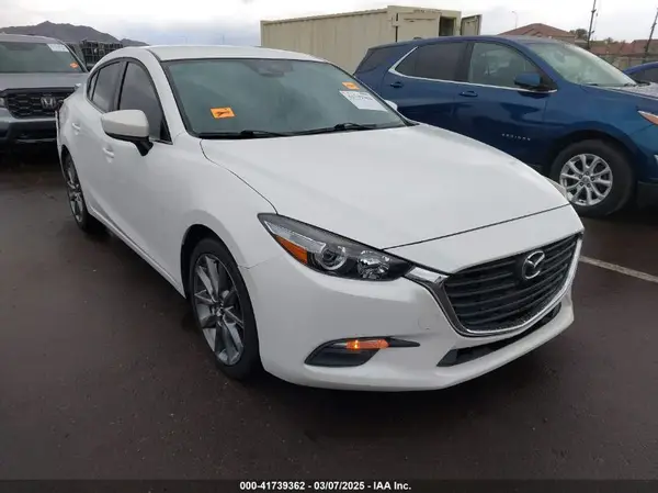 3MZBN1V32JM197154 2018 MAZDA 3 - Image 1