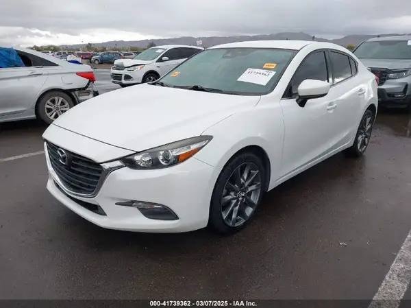 3MZBN1V32JM197154 2018 MAZDA 3 - Image 2