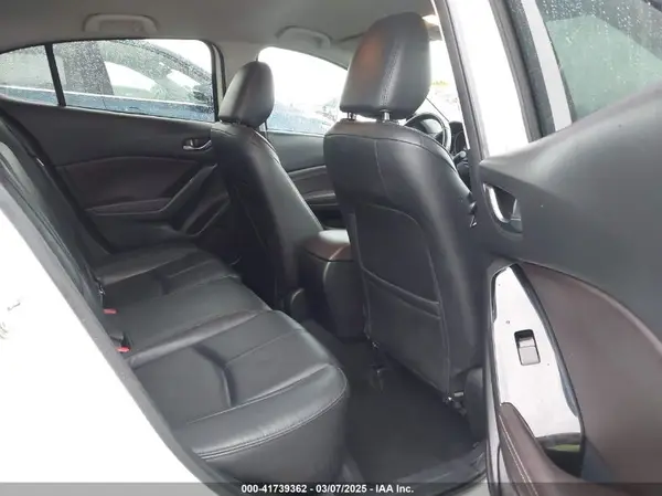 3MZBN1V32JM197154 2018 MAZDA 3 - Image 8