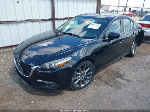 3MZBN1V32JM197476 2018 MAZDA 3 - Image 2