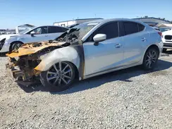 3MZBN1V32JM197882 2018 MAZDA 3