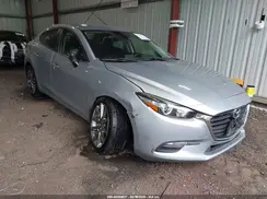 3MZBN1V32JM200800 2018 MAZDA 3