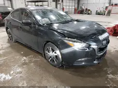 3MZBN1V32JM203843 2018 MAZDA 3