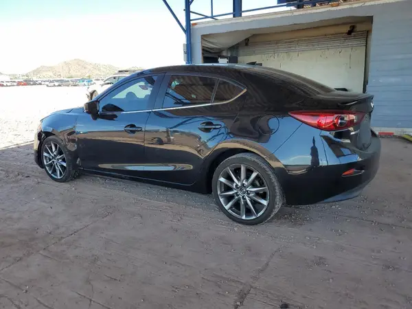 3MZBN1V32JM205592 2018 MAZDA 3 - Image 2