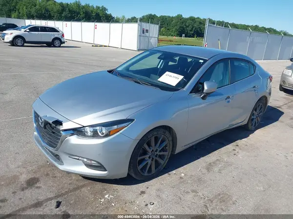3MZBN1V32JM205981 2018 MAZDA 3 - Image 2