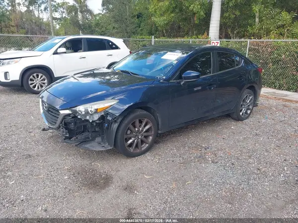3MZBN1V32JM206483 2018 MAZDA 3 - Image 2