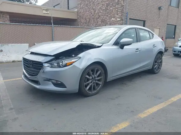 3MZBN1V32JM207732 2018 MAZDA 3 - Image 2
