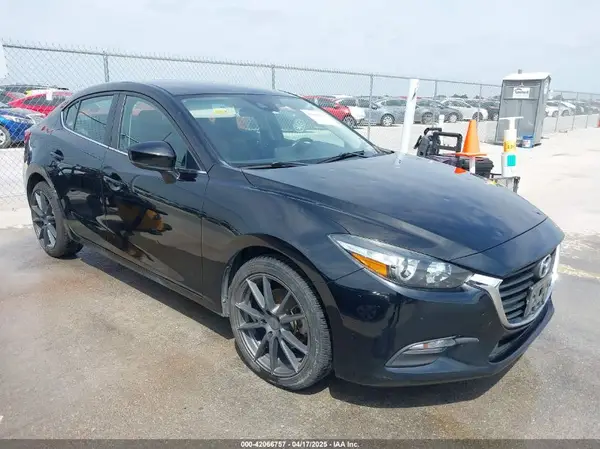 3MZBN1V32JM208914 2018 MAZDA 3 - Image 1