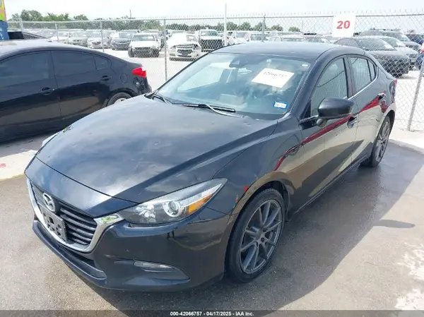 3MZBN1V32JM208914 2018 MAZDA 3 - Image 2