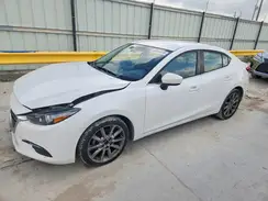 3MZBN1V32JM209609 2018 MAZDA 3