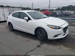 3MZBN1V32JM209884 2018 MAZDA 3