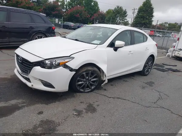 3MZBN1V32JM209884 2018 MAZDA 3 - Image 2
