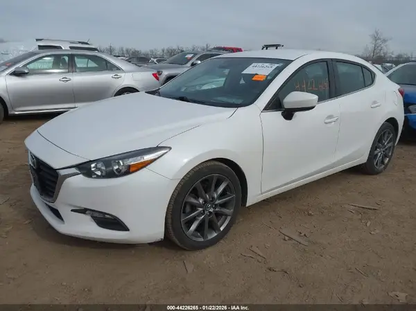 3MZBN1V32JM210419 2018 MAZDA 3 - Image 2