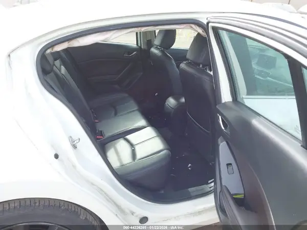 3MZBN1V32JM210419 2018 MAZDA 3 - Image 8