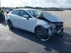3MZBN1V32JM229665 2018 MAZDA 3