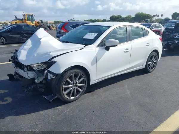 3MZBN1V32JM229665 2018 MAZDA 3 - Image 2
