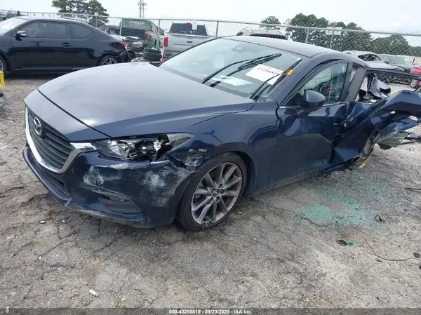 3MZBN1V32JM230931 2018 MAZDA 3 - Image 2
