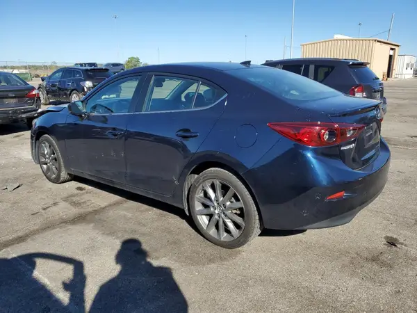 3MZBN1V32JM239810 2018 MAZDA 3 - Image 2