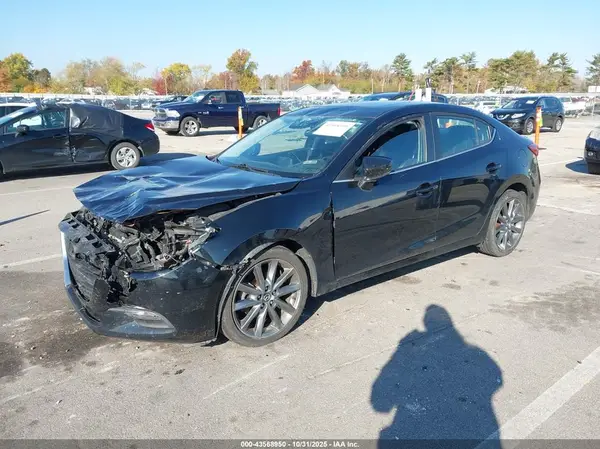 3MZBN1V32JM241282 2018 MAZDA 3 - Image 2