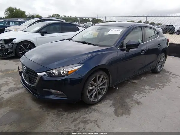3MZBN1V32JM246692 2018 MAZDA 3 - Image 2