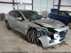 3MZBN1V32JM263539 2018 MAZDA 3