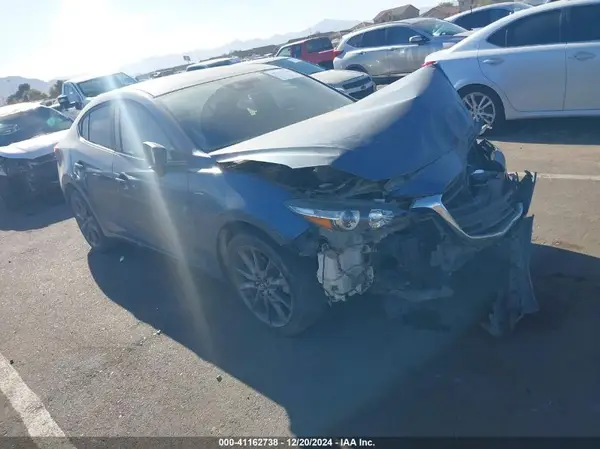 3MZBN1V32JM269504 2018 MAZDA 3 - Image 1
