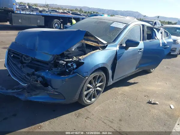 3MZBN1V32JM269504 2018 MAZDA 3 - Image 2