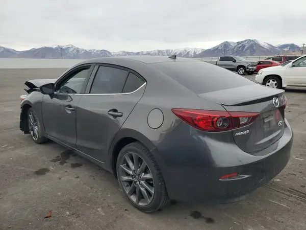 3MZBN1V32JM272435 2018 MAZDA 3 - Image 2