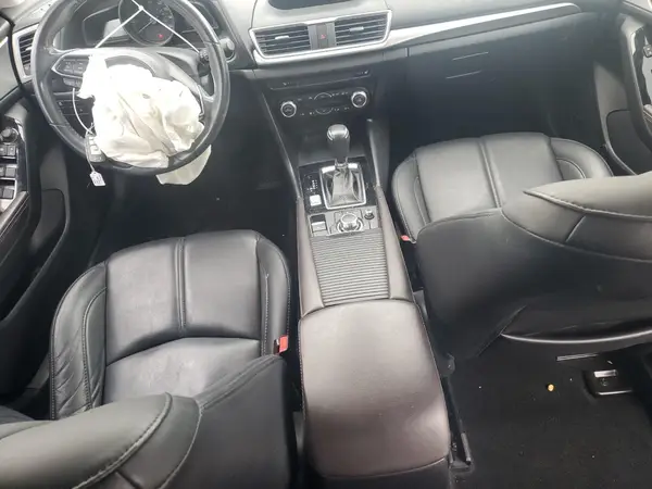 3MZBN1V32JM272435 2018 MAZDA 3 - Image 8
