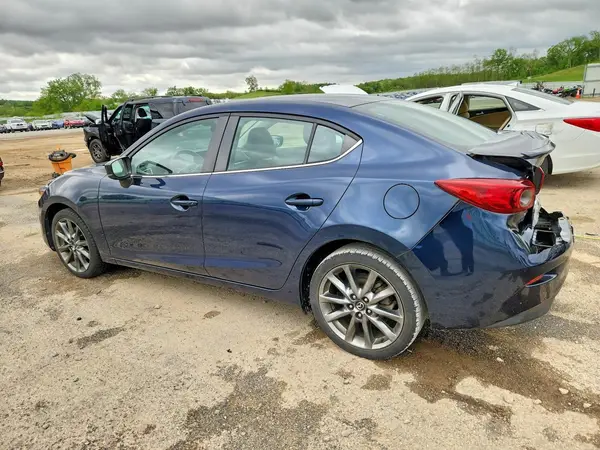 3MZBN1V32JM274492 2018 MAZDA 3 - Image 2